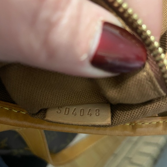 Louis Vuitton Monogram Batignolles Horizontal Shoulder Bag #SD4048 - Picture 13 of 16